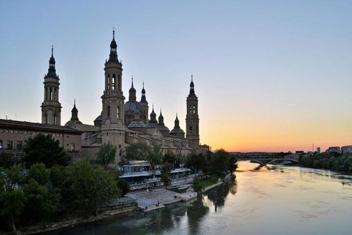 Juncal Bonito Loft, 110 M2 Apartment Zaragoza Luaran gambar
